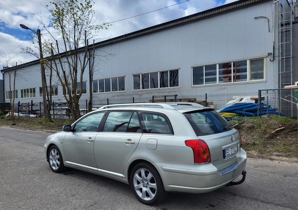 Toyota Avensis cena 9900 przebieg: 267000, rok produkcji 2004 z Łódź małe 106